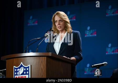 Cathy Lanier, Chief Security Officer, NFL, spricht auf der Super Bowl LVII Public Safety Pressekonferenz, die am 7. Februar 2023 im Media Center des Phoenix Convention Center in Phoenix, Arizona, stattfindet. Der Super Bowl LVII findet am Sonntag, den 12. Februar 2023 zwischen den Kansas City Chiefs und den Philadelphia Eagles statt. (Foto: Anthony Behar/Sipa USA) Stockfoto