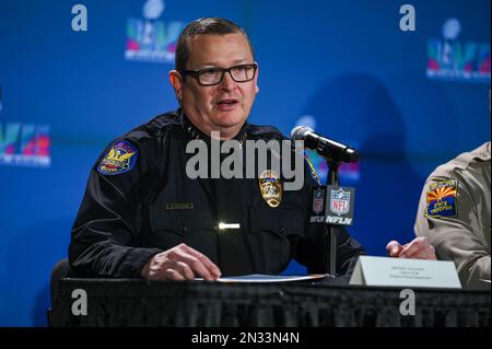 Michael Sullivan Interim Chief Phoenix Police Department, spricht auf der Super Bowl LVII Public Safety Pressekonferenz, die am 7. Februar 2023 im Media Center im Phoenix Convention Center in Phoenix, Arizona, stattfindet. Der Super Bowl LVII findet am Sonntag, den 12. Februar 2023 zwischen den Kansas City Chiefs und den Philadelphia Eagles statt. (Foto: Anthony Behar/Sipa USA) Stockfoto