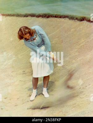 Mildred 'Babe' Didrikson Zaharias (1911-1956), amerikanischer Athlet, Action-Portrait Playing Golf, Harry Warnecke, Robert F. Cranston, Gus Schoenbaechler, 1947 Stockfoto