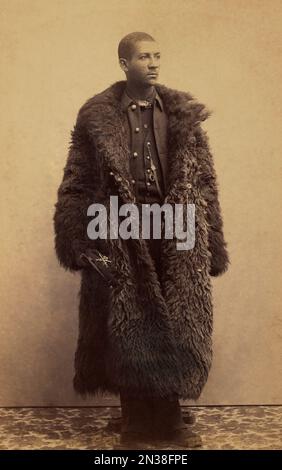 USA Buffalo Soldier trägt Buffalo Coat, durchgehendes Portrait, Sturgis, Dakota Territory, USA, John C. H. Grabill, 1886 Stockfoto