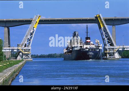 Schiff, Welland Canal, St. Catharines, Ontario, Kanada Stockfoto