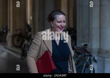 London, England, Großbritannien. 7. Februar 2023. Der Generalstaatsanwalt von England und Wales, VICTORIA PRENTIS, wird gesehen, wie er die Downing Street 10 verlässt. (Kreditbild: © Tayfun Salci/ZUMA Press Wire) NUR REDAKTIONELLE VERWENDUNG! Nicht für den kommerziellen GEBRAUCH! Stockfoto