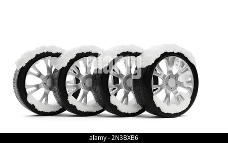 Reihe mit vier Autoreifen mit Schnee auf weißem Hintergrund, Transportkonzept für Winterreifen, Abbildung 3D Stockfoto