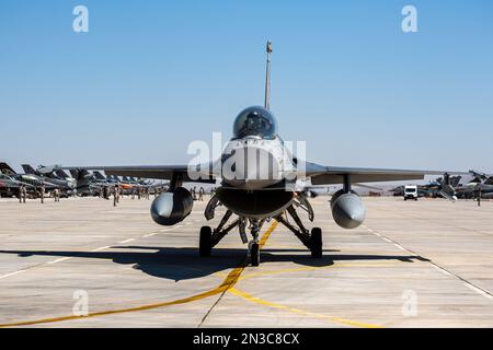 Konya, Türkei - 07 01 2021: Anatolian Eagle Air Force übt 2021 F16 Kampfjet in Rollposition in der Türkei aus Stockfoto