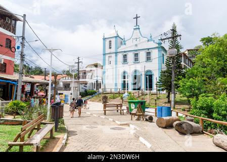 Kairu, Bahia, Brasilien - 19. Januar 2023: Blick auf die Kirche Nossa Senhora da Luz von Morro de Sao Paulo in der Stadt Kairu. Stockfoto