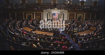 Washington, Usa. 07. Februar 2023. Präsident Joe Biden hält seine Rede zur Lage der Union vor einer gemeinsamen Kongresssitzung in den USA Capitol in Washington, DC, am Dienstag, den 7. Februar 2023. Foto: Bonnie Cash/UPI Credit: UPI/Alamy Live News Stockfoto