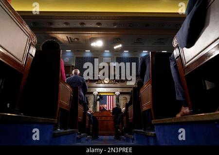 Washington. 7. Februar 2023. Präsident Joe Biden hält die Rede zur Lage der Union vor einer gemeinsamen Kongresssitzung im Capitol am Dienstag, den 7. Februar 2023 in Washington. Kredit: Jacqueline Martin/Pool über CNP/dpa/Alamy Live News Stockfoto