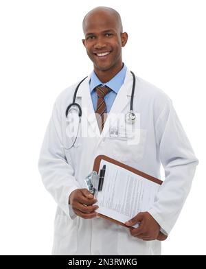 Bereit für den nächsten Patienten. Ein attraktiver junger Arzt, der Dokumente unter seinem Arm hält. Stockfoto