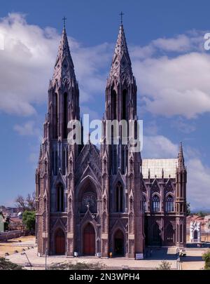 St. Philomenas Kathedrale, katholische Kirche, erbaut im Jahr 1936 im neogotischen Stil in Mysuru oder Mysore, Karnataka, Indien, Asien. Inspiriert vom Stockfoto