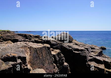 Felsen Küste Ozean Steine Meer in Talmont-Saint-Hilaire Vendee Atlantic in frankreich Stockfoto