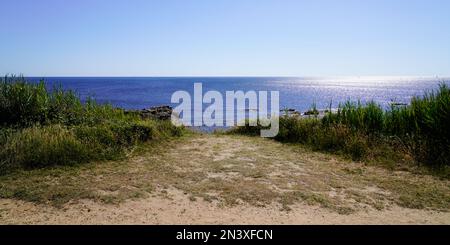 Panoramablick auf den Strand in westfrankreich Talmont-Saint-Hilaire im Web-Header-Panorama Stockfoto