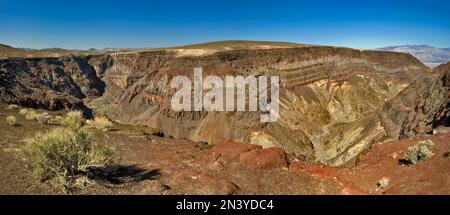 Panoramablick auf den Rainbow Canyon vom Father Crowley Vista Point, Death Valley National Park, Kalifornien, USA Stockfoto