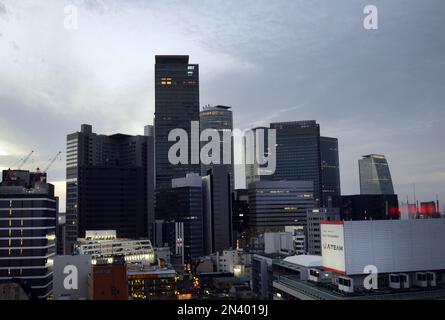 Skyline moderner Gebäude rund um den Bahnhof in Nagoya, Japan. Stockfoto