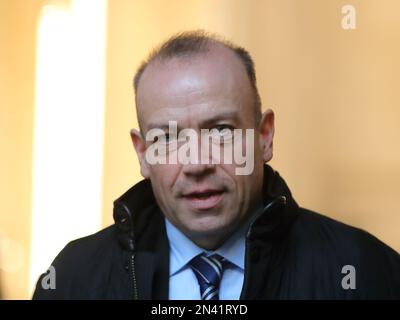 Downing Street, London, Großbritannien. 7. Februar 2023 Staatssekretär für Nordirland Chris Heaton-Harris nimmt an der wöchentlichen Kabinettssitzung in Downing Street Nr. 10 Teil, inmitten von Spekulationen über eine Regierungsumwandlung. Kredit: Uwe Deffner/Alamy Live News Stockfoto