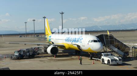 Ein Cebu Pacific Flugzeug am Chubu Centrair International Airport Stockfoto