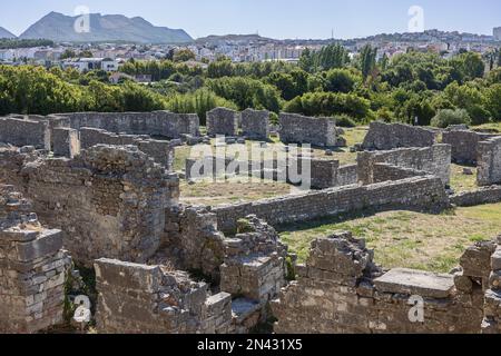 Stadtmauern und Hauptruinen in der römischen Stadt Salona, gleich außerhalb von Solin in der Nähe von Split Stockfoto
