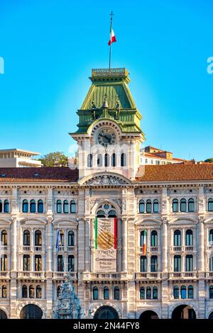 Rathaus auf der Piazza dell'Unità d'Italia, Triest, Italien Stockfoto