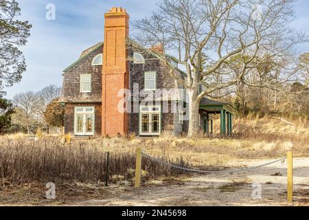 Das alte Haus ist in Grosvenor Attenbury, Shinnecock Hill, Southampton, NY, verwurzelt Stockfoto