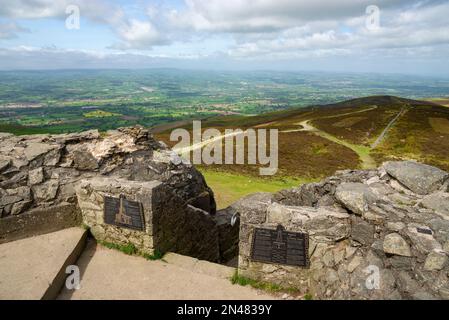 Blick vom Jubilee Tower im Moel Famau Country Park, Clwydian Range, Nordwales. Stockfoto