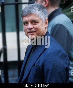 London, Großbritannien. 8. Februar 2023. Vadym Prystaiko, außerordentlicher und bevollmächtigter Botschafter der Ukraine im Vereinigten Königreich, ukrainischer Präsident Volodymyr Zelenskyy, besucht Premierminister Rishi Sunak in Downing Street Nr. 10 zu Gesprächen. Kredit: Mark Thomas/Alamy Live News Stockfoto