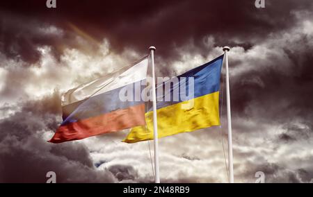 Flagge ukraine gegen russland 365. Tag der russischen Invasion der ukraine 1 Jahre Krieg Stockfoto