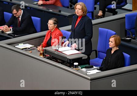 Berlin, Deutschland. 08. Februar 2023. Bundestagspräsident Bärbel Bas (SPD) eröffnet die 84. Sitzung des Deutschen Bundestages. Kredit: Philipp Znidar/dpa/Alamy Live News Stockfoto