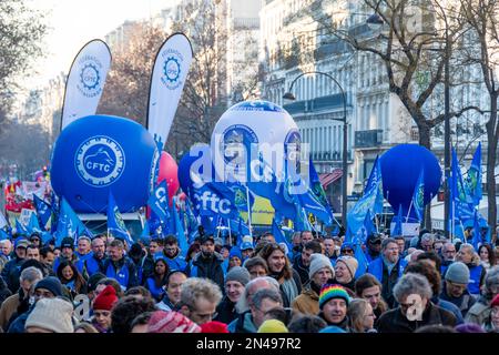 Kämpfer der französischen Gewerkschaft CFTC (Confédération Francoise des Travailleurs Chrétiens) protestieren gegen die Rentenreform Stockfoto