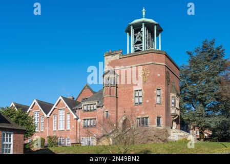 Bournville Carillon hat 48 Glocken und ist eines der größten Musikinstrumente in Großbritannien. Im Auftrag von George Cadbury im Jahr 1906. Stockfoto