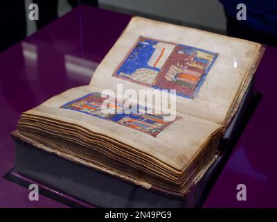 Der ursprüngliche Sarajevo Haggadah, einer der ältesten sephardischen Haggadahs der Welt, stammt aus Barcelona um 1350. Stockfoto