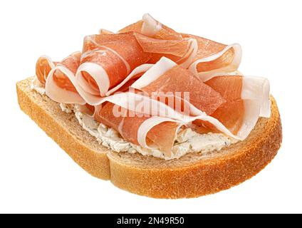 Toast mit Prosciutto isoliert auf weißem Hintergrund, Jamon-Sandwich Stockfoto