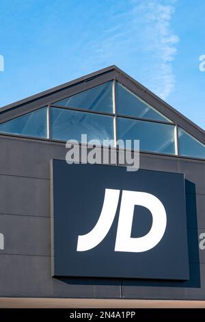 Nahaufnahme des JD Sports-Schilds an der Außenwand von Großbritannien Stockfoto