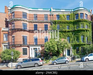 Boston Beacon Hill: 39-40 Beacon Street, auch bekannt als Nathan Appleton Residence und Appleton-Parker House, ist ein "Doppelhaus" der Federal/Greek Revival. Stockfoto