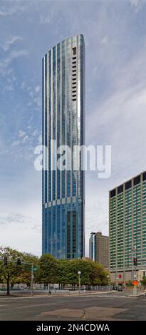 Boston Back Bay: Belvidere/Dalton Towers, One Dalton, ist Bostons dritthöchstes Gebäude. Der blaue Glasturm enthält ein Hotel und Ferienwohnungen. Stockfoto