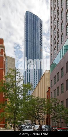 Boston Back Bay: Belvidere/Dalton Towers, One Dalton, ist Bostons dritthöchstes Gebäude. Der blaue Glasturm enthält ein Hotel und Ferienwohnungen. Stockfoto