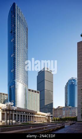 Boston Back Bay: Belvidere/Dalton Towers, One Dalton, ist Bostons dritthöchstes Gebäude. Der blaue Glasturm enthält ein Hotel und Ferienwohnungen. Stockfoto