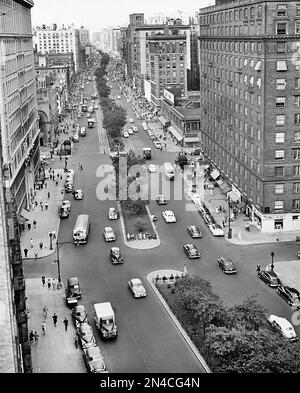 Broadway nach Norden von der 78. Street, New York City, New York, USA, Angelo Rizzuto, Anthony Angel Collection, September 1952 Stockfoto