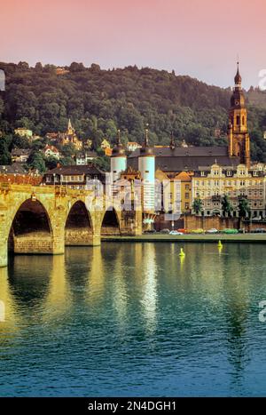 1989. HISTORISCHE KARL-THEODOR-BRÜCKE HEIDELBERG NECKAR DEUTSCHLAND Stockfoto