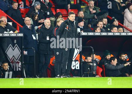 Bramall Lane, Sheffield, England - 7. Februar 2023 Paul Heckingbottom Manager von Sheffield United - während des Spiels Sheffield United gegen Wrexham, Emirates FA Cup, 2022/23, Bramall Lane, Sheffield, England - 7. Februar 2023 Kredit: Arthur Haigh/WhiteRosePhotos/Alamy Live News Stockfoto