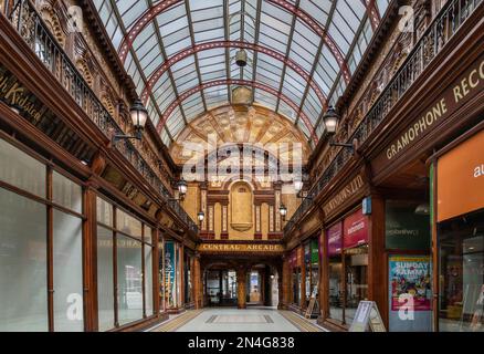 Eine edwardianische Einkaufspassage, erbaut im Jahr 1906 und entworfen von Oswald und Sohn von Newcastle upon Tyne. Stockfoto