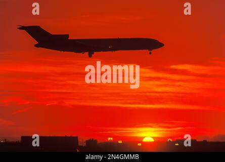 GEWERBLICHE PASSAGIERFLUGZEUGE NEWARK AIRPORT NEW JERSEY USA Stockfoto