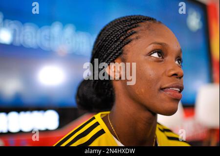 Die kolumbianische Fußballspielerin Linda Caicedo spricht auf einer Pressekonferenz in Bogota, Kolumbien, und kündigt Claro als neuen Sponsor ihrer Karriere am 8. februar 2023 an. Foto von: Chepa Beltran/Long Visual Press Stockfoto