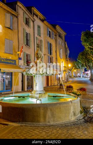 Blick auf den Hauptplatz von Valensole, Provence. Frankreich Stockfoto