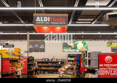 Im Supermarkt von Aldi in Wichita, Kansas, USA. Stockfoto