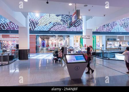 Westfield Parramatta Einkaufszentrum, Etage mit Geschäften und Geschäften, Western Sydney, NSW, Australien Stockfoto