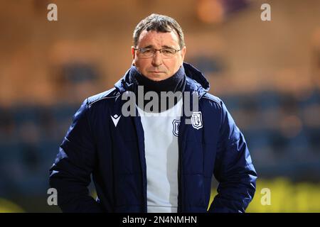 Dundee, Schottland, Großbritannien. 8. Februar 2023; Dens Park, Dundee, Schottland: SPFL Trust Football, Dundee gegen Raith Rovers; Dundee Manager Gary Bowyer Credit: Action Plus Sports Images/Alamy Live News Stockfoto