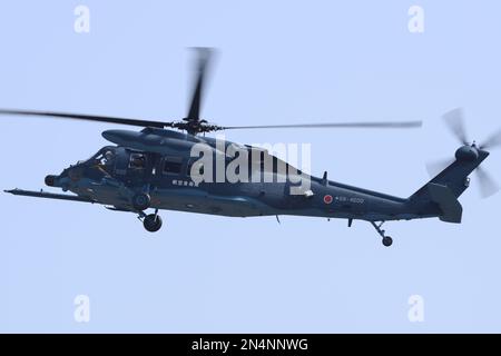Präfektur Aichi, Japan - 08. März 2016: Japan Air Self-Defense Force Sikorsky UH-60J Black Hawk Such- und Rettungshubschrauber. Stockfoto