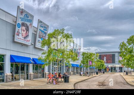 Die Museen im Elvis Presley's Memphis Entertainment Complex in Graceland in Memphis, Tennessee. Stockfoto