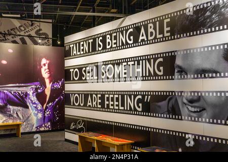 Elvis Quote Display im Elvis Presley's Memphis Entertainment Complex in Graceland in Memphis, Tennessee. Stockfoto