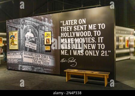 Elvis' Hollywood Career Display im Elvis Presley's Memphis Entertainment Complex in Graceland in Memphis, Tennessee. Stockfoto