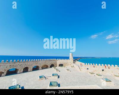 Atemberaubende Aussicht vom Gipfel von Rocca, einer Marre-Bürste in Heraklion, Griechenland. Stockfoto